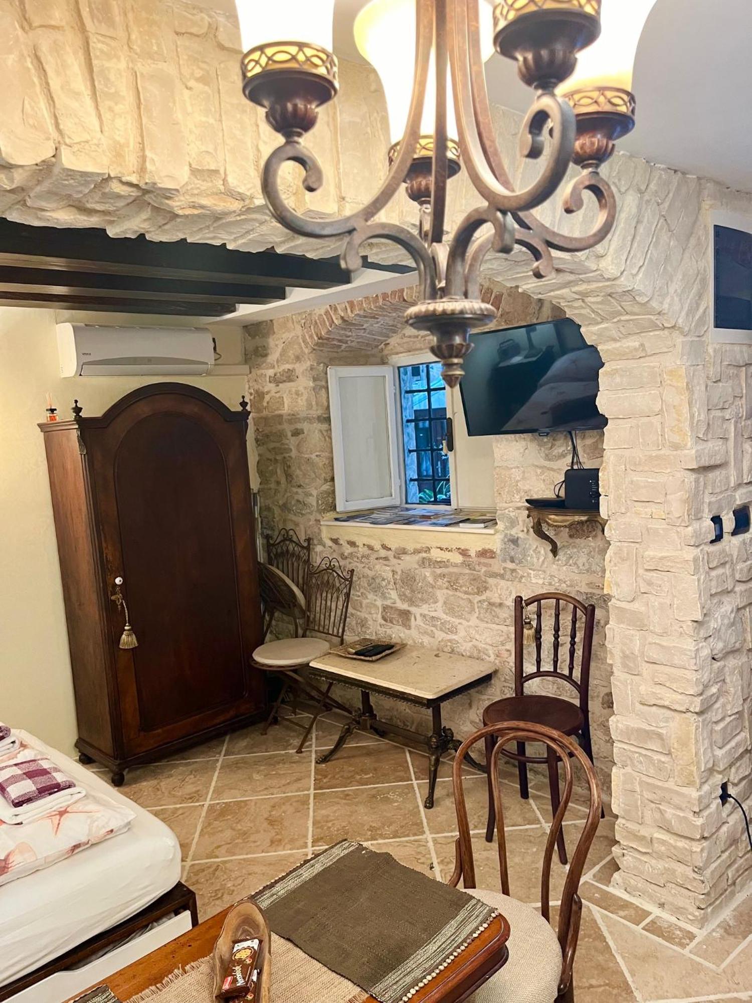 Apartment Venus Of The Palace - New Renovated 스플리트 외부 사진