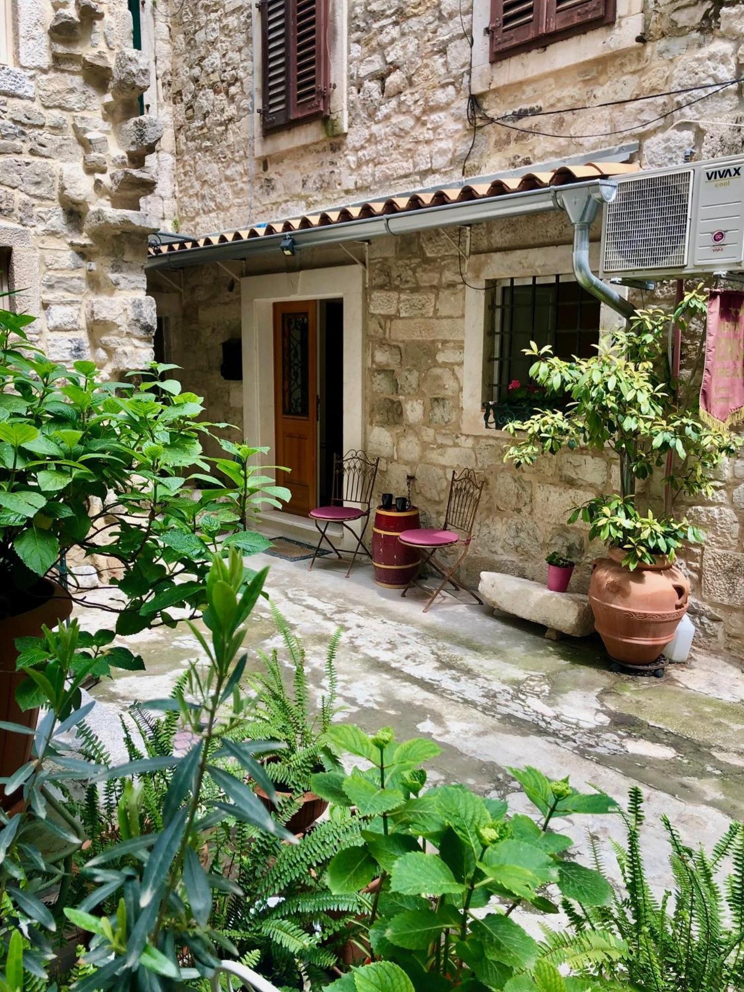 Apartment Venus Of The Palace - New Renovated 스플리트 외부 사진